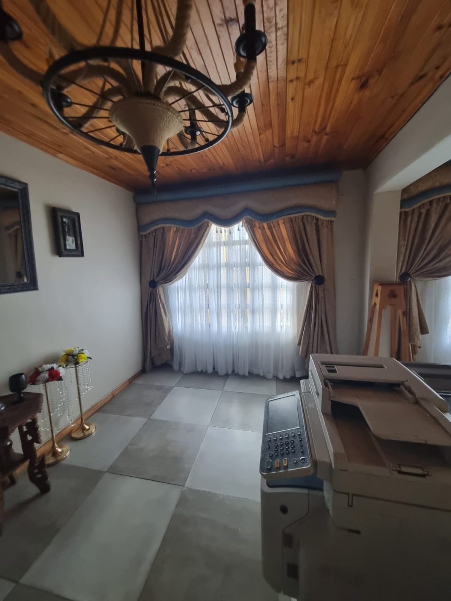 4 Bedroom Property for Sale in Kwa Nobuhle Eastern Cape